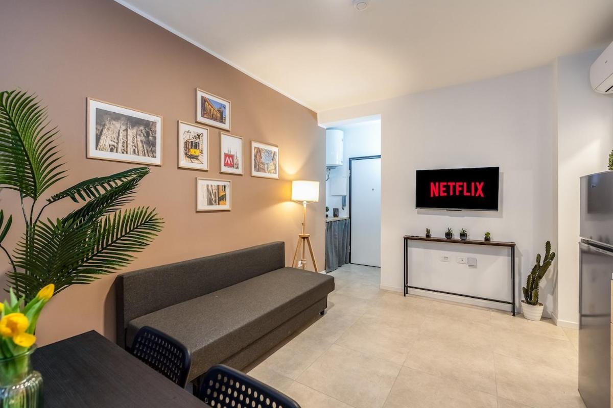 Authentic Private Flat 2 Min From Navigli Apartment